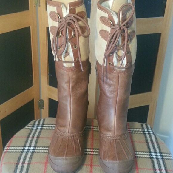 UGG Shoes - UGG AUSTRALIA BELCLOUD DUCK BROWN LEATHER BOOTS 👢